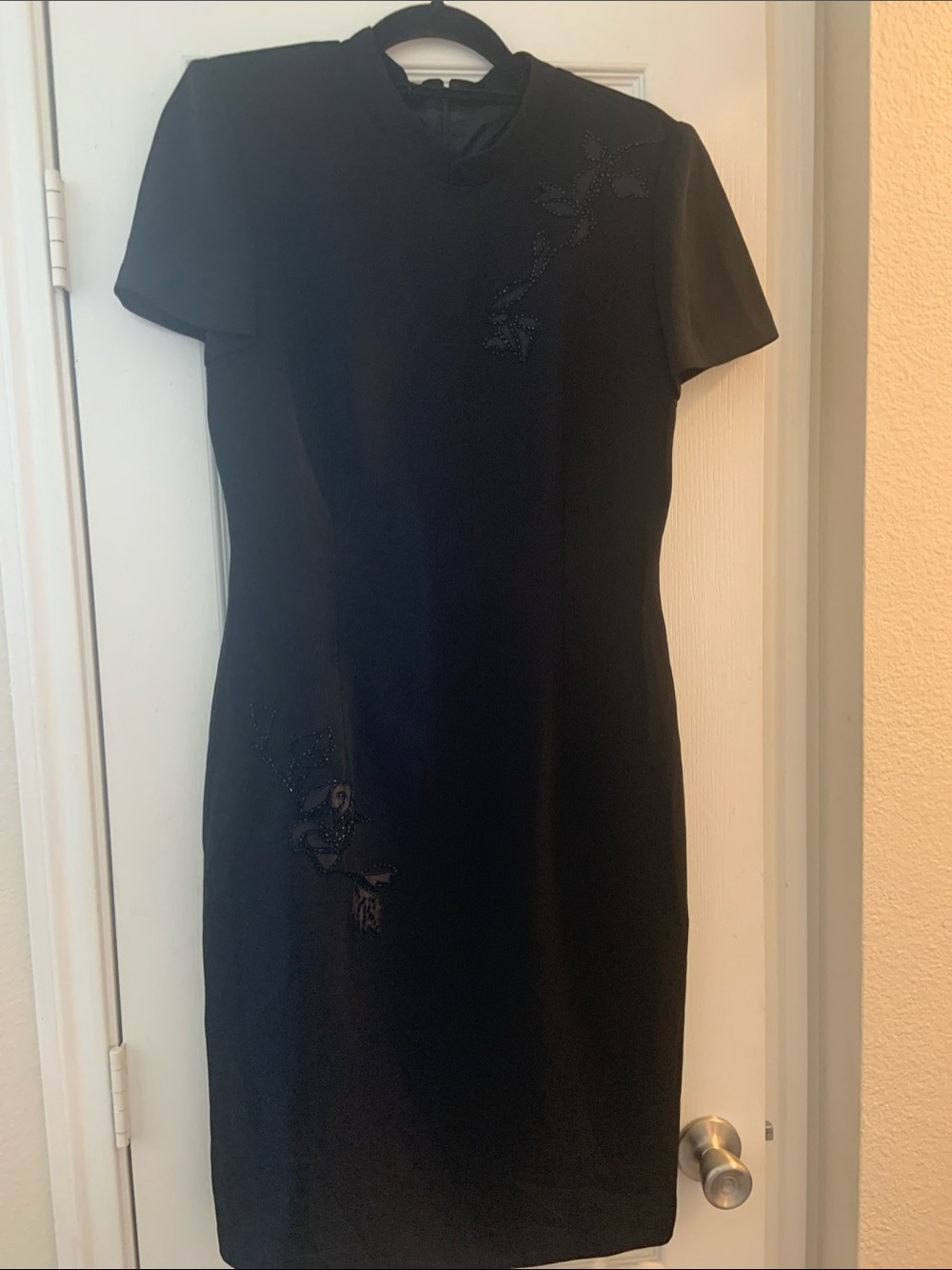 Donna Morgan Black Short-Sleeve Sheath Dress with Subtle Embellishment